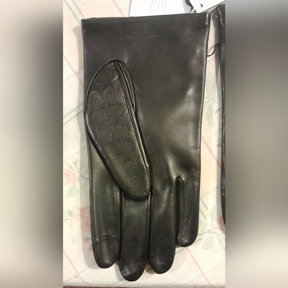NEW Coach Black Tech Glove size 8 - Picture 2 of 4